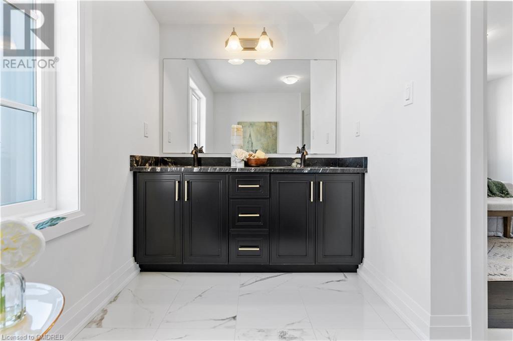 675 VICTORIA Road N Unit# 20