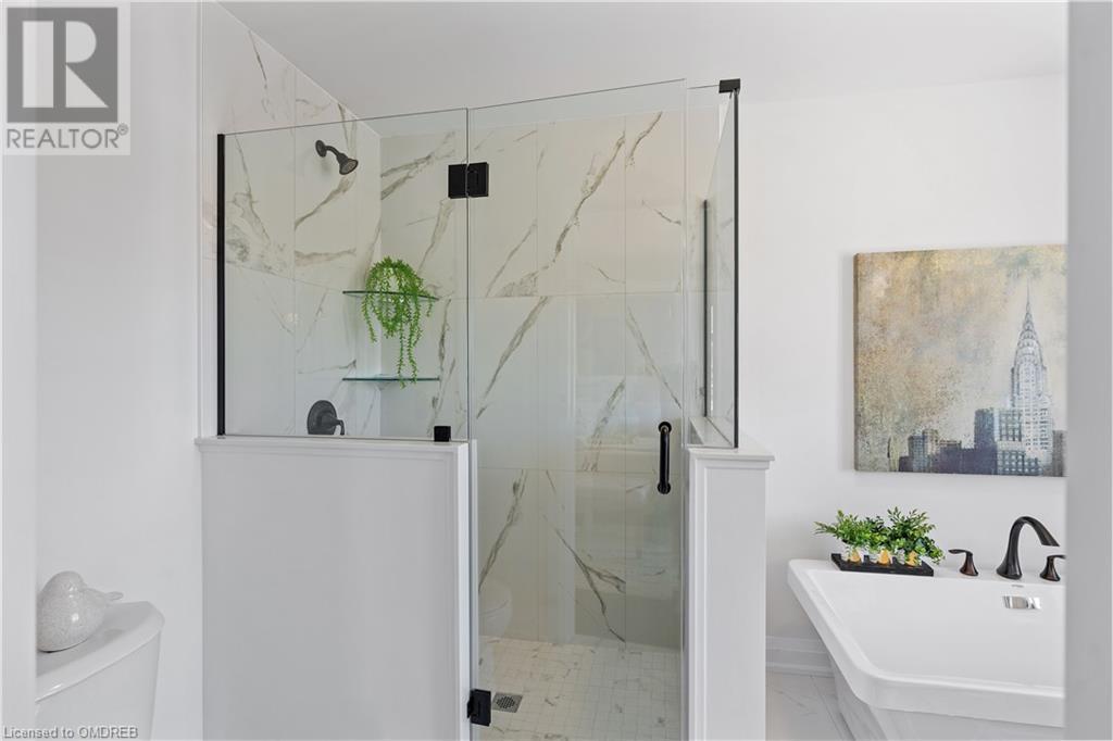 675 VICTORIA Road N Unit# 20