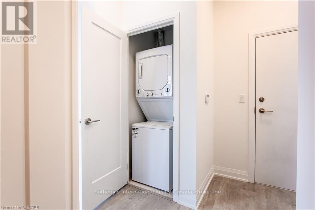 UP07 - 181 HURON STREET