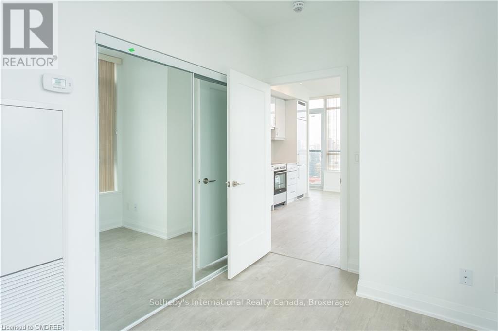 UP07 - 181 HURON STREET