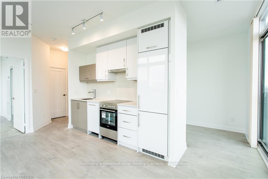 UP07 - 181 HURON STREET