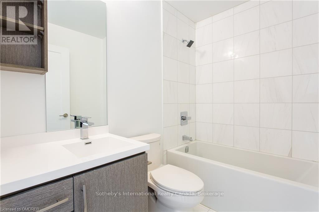 UP07 - 181 HURON STREET