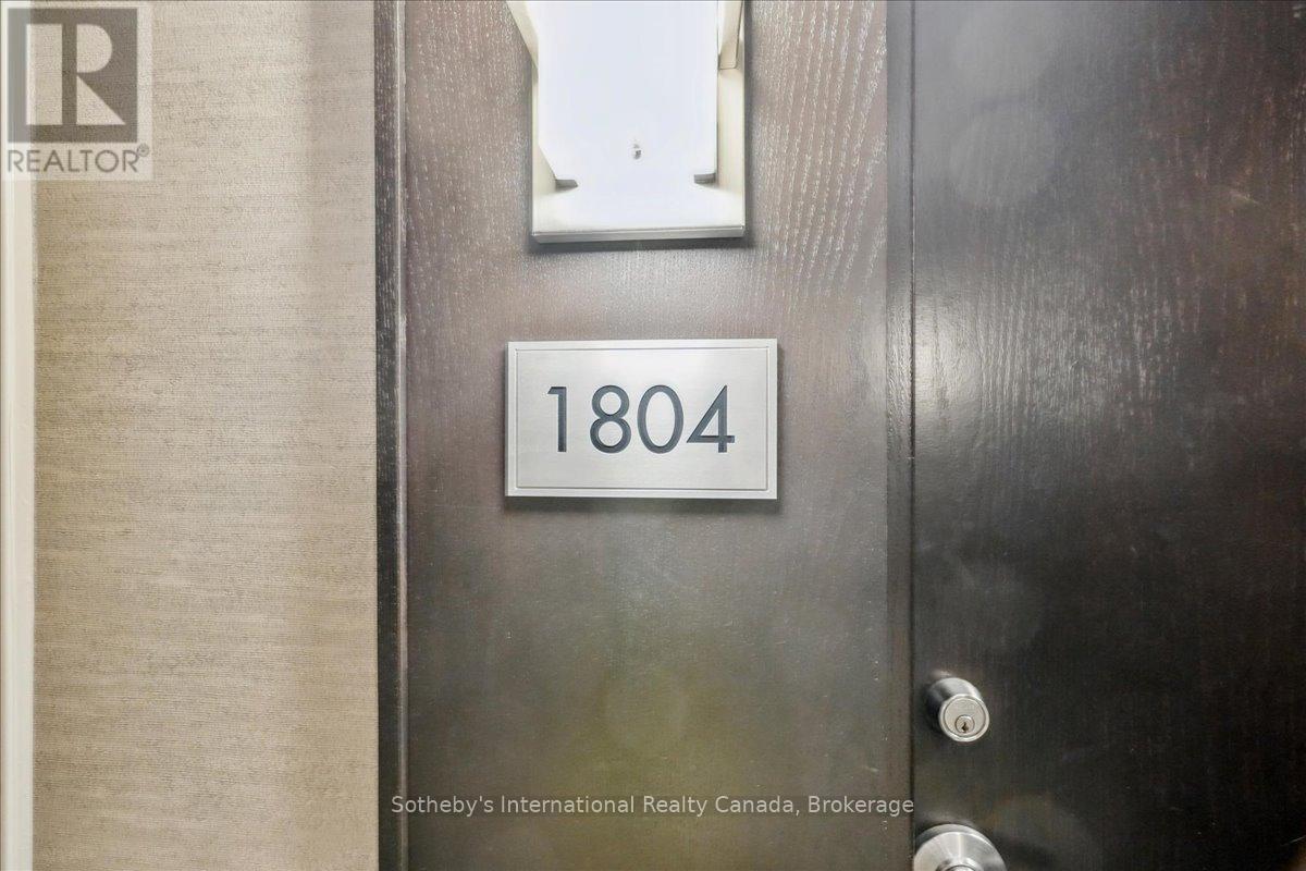 1804 - 218 QUEENS QUAY W