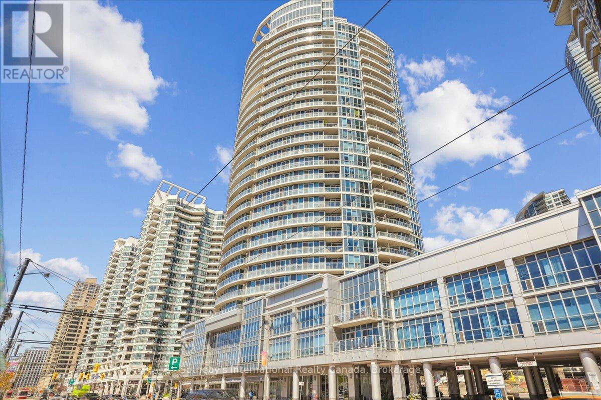 1804 - 218 QUEENS QUAY W