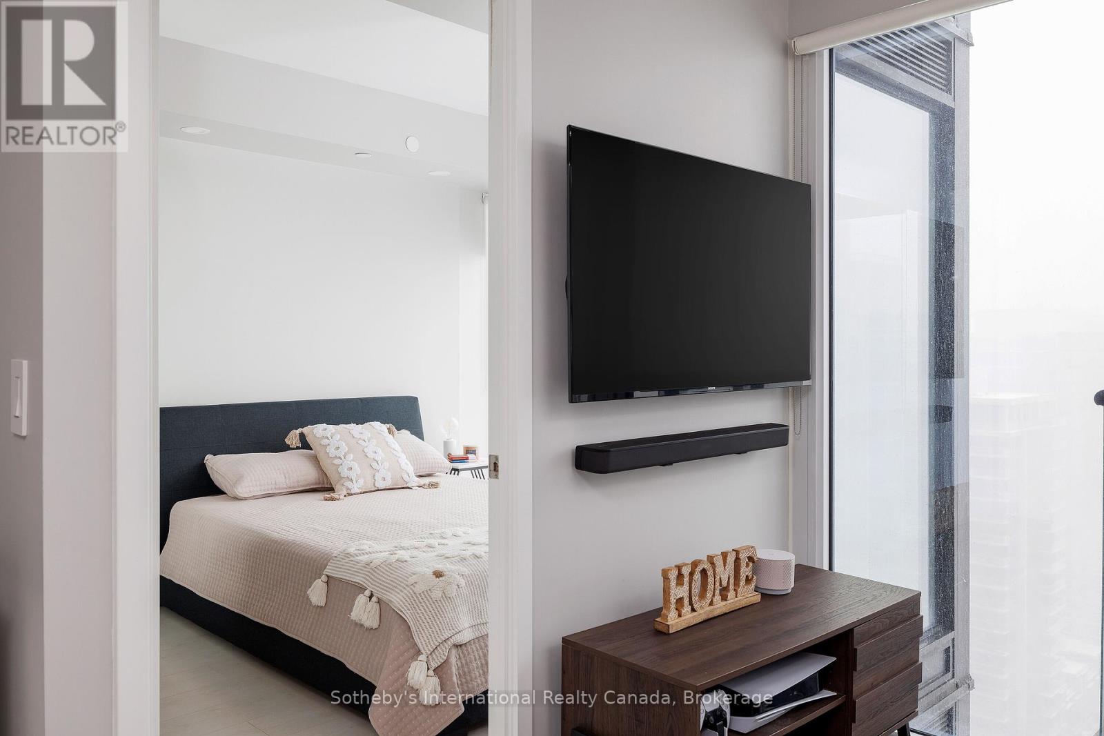 2608 - 19 WESTERN BATTERY ROAD