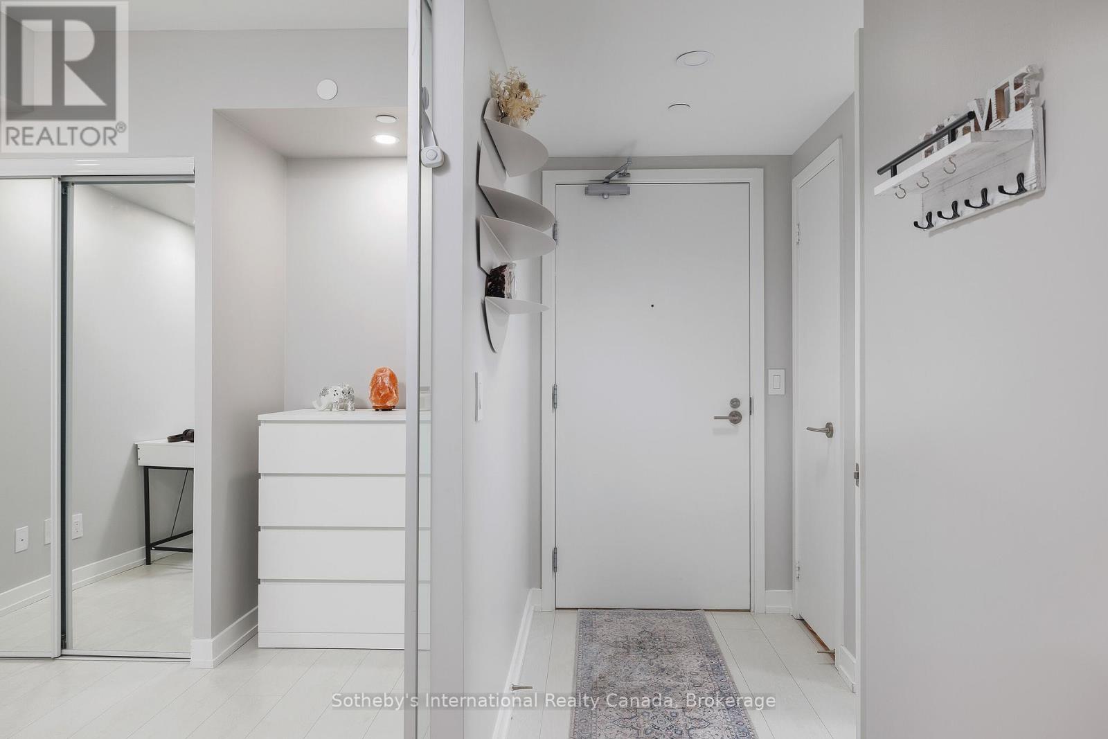 2608 - 19 WESTERN BATTERY ROAD