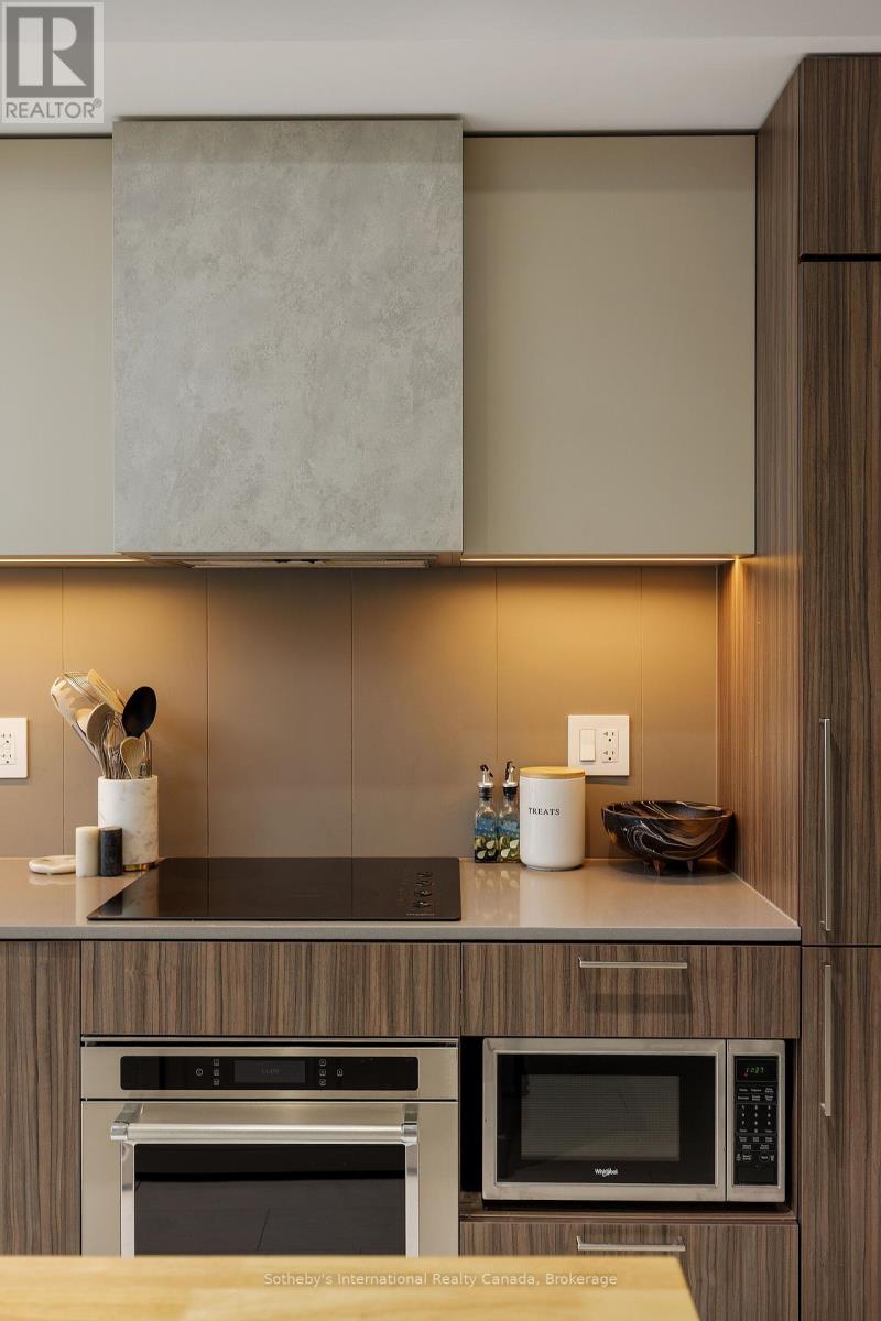 2608 - 19 WESTERN BATTERY ROAD