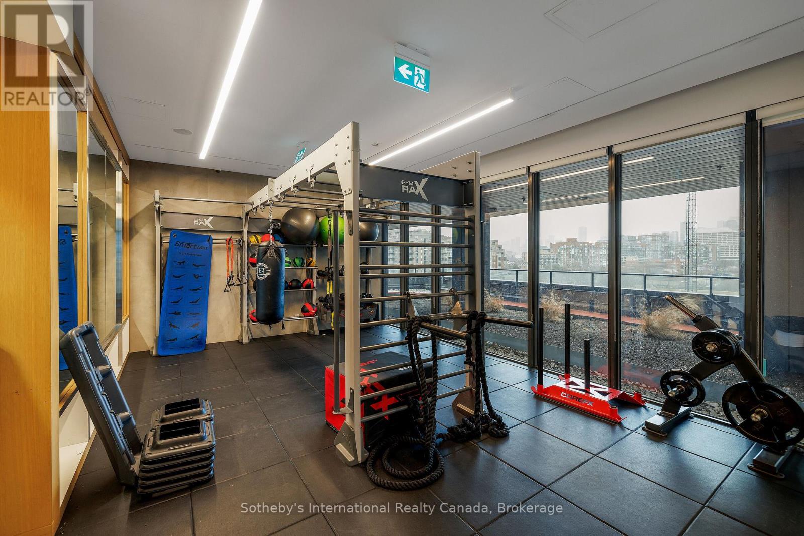 2608 - 19 WESTERN BATTERY ROAD