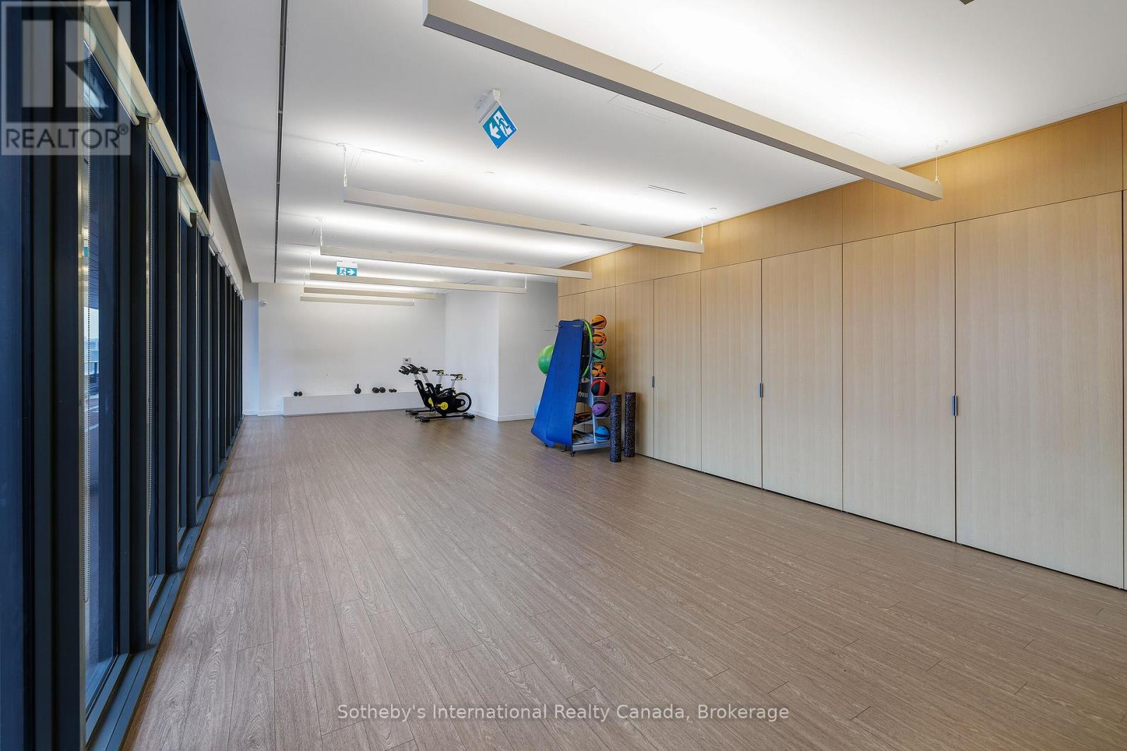 2608 - 19 WESTERN BATTERY ROAD