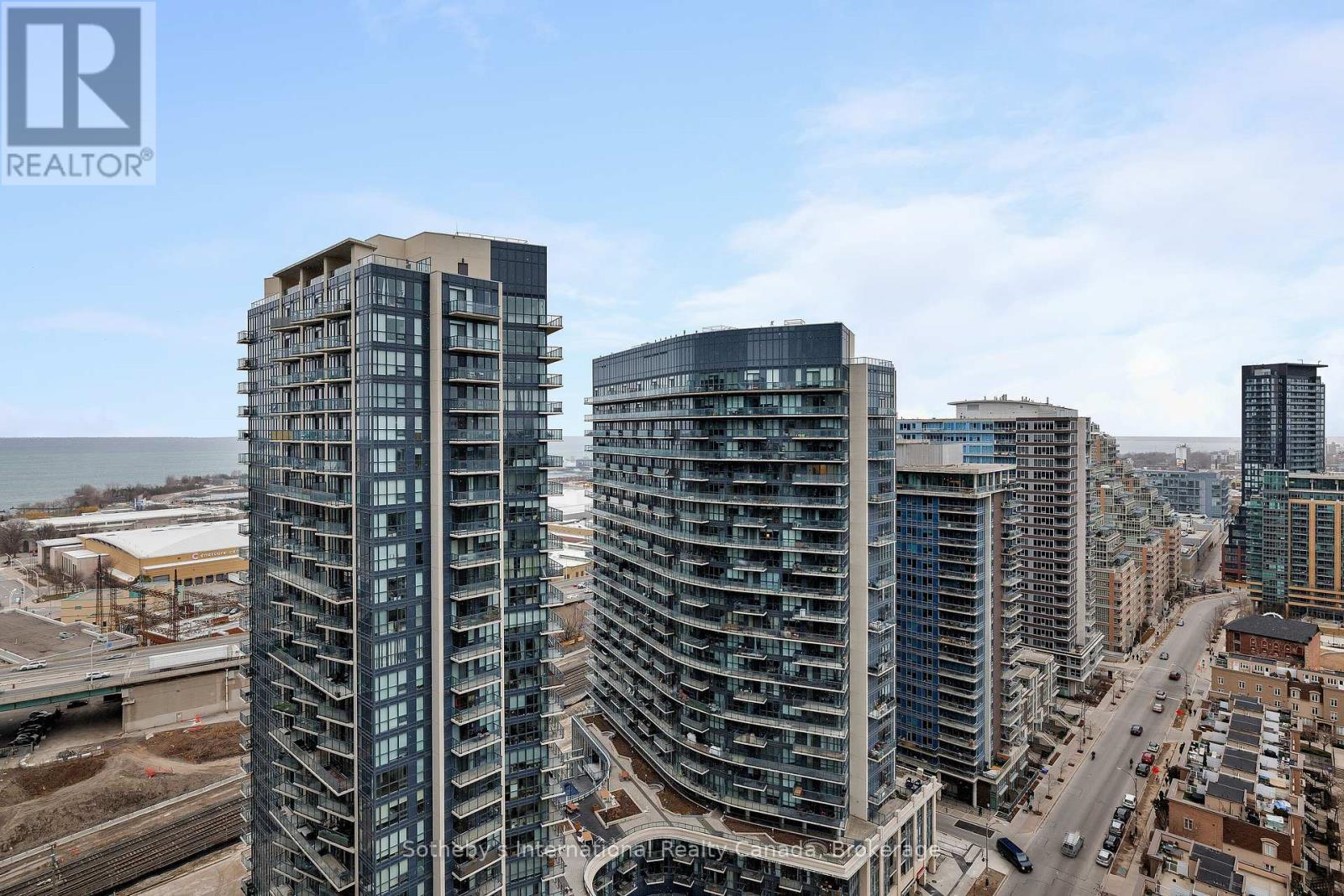 2608 - 19 WESTERN BATTERY ROAD