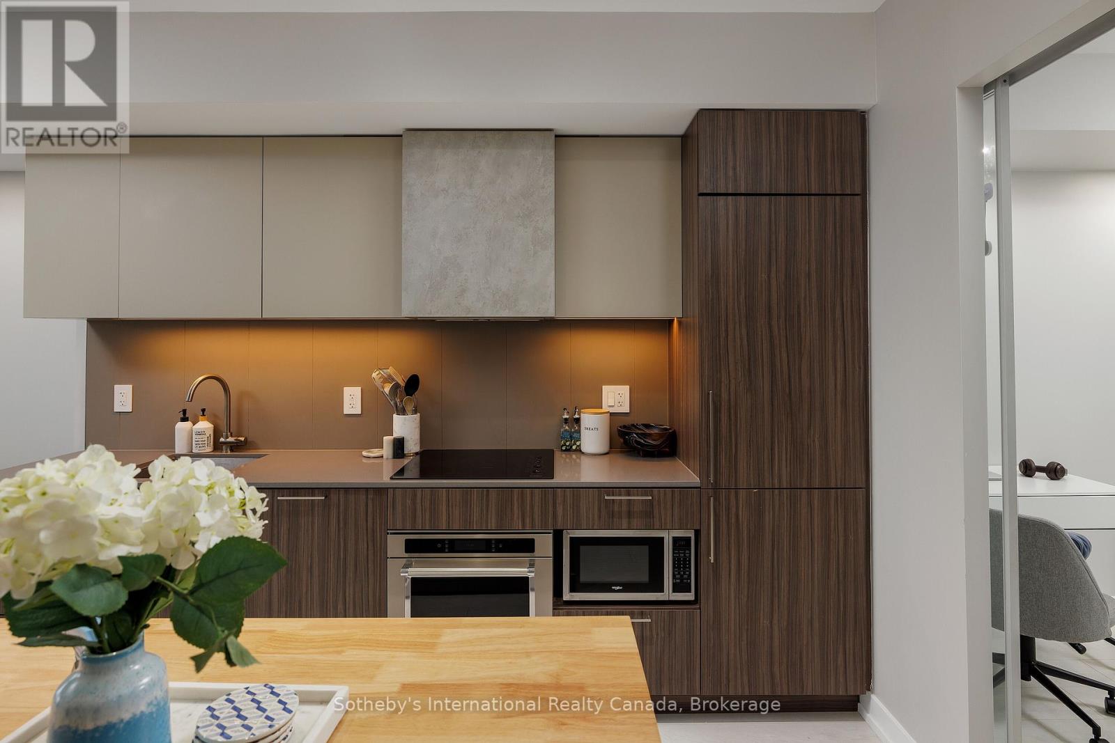 2608 - 19 WESTERN BATTERY ROAD