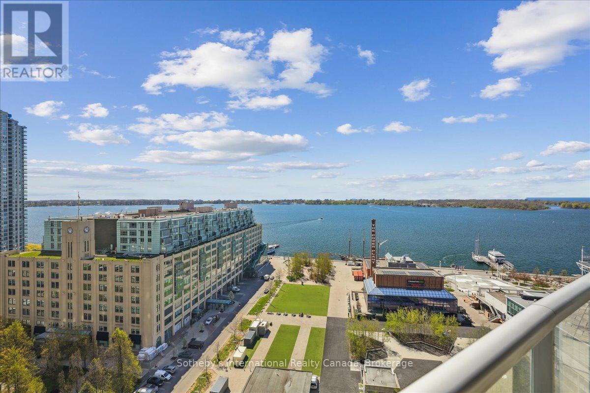 1804 - 218 QUEENS QUAY W