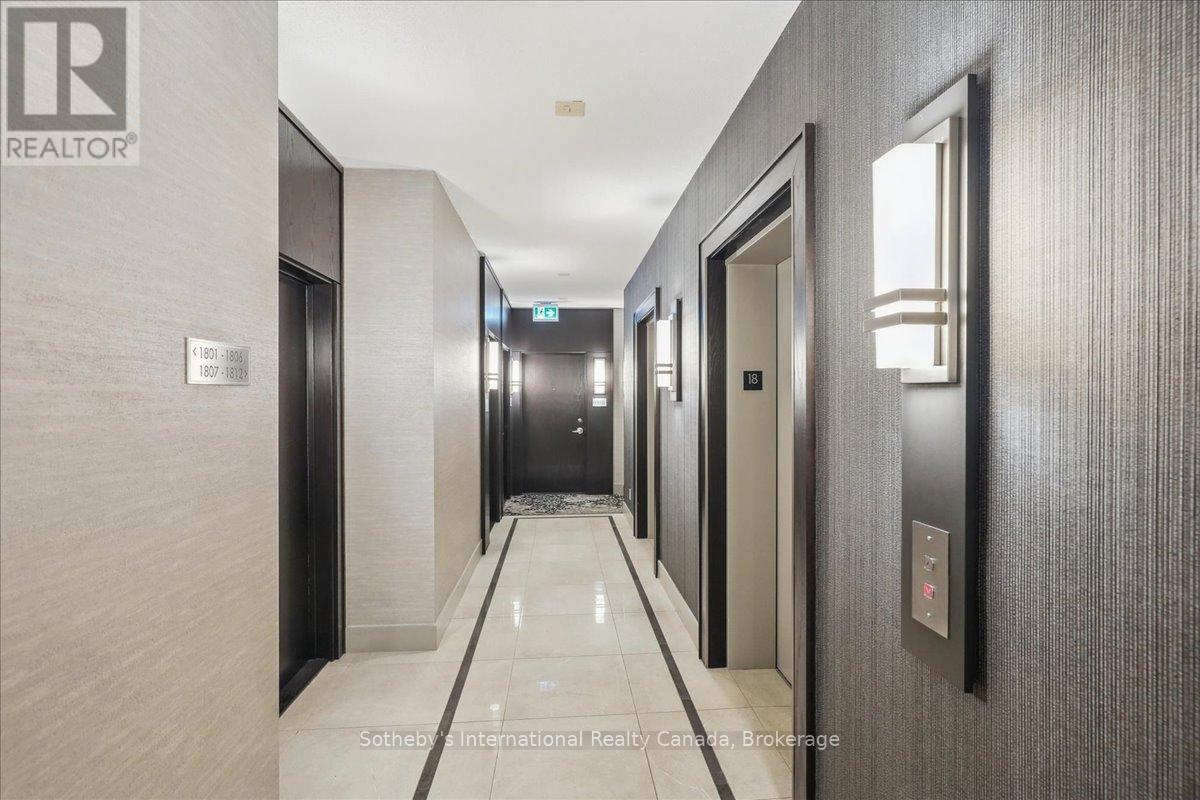 1804 - 218 QUEENS QUAY W