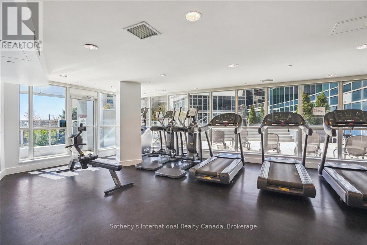 1804 - 218 QUEENS QUAY W