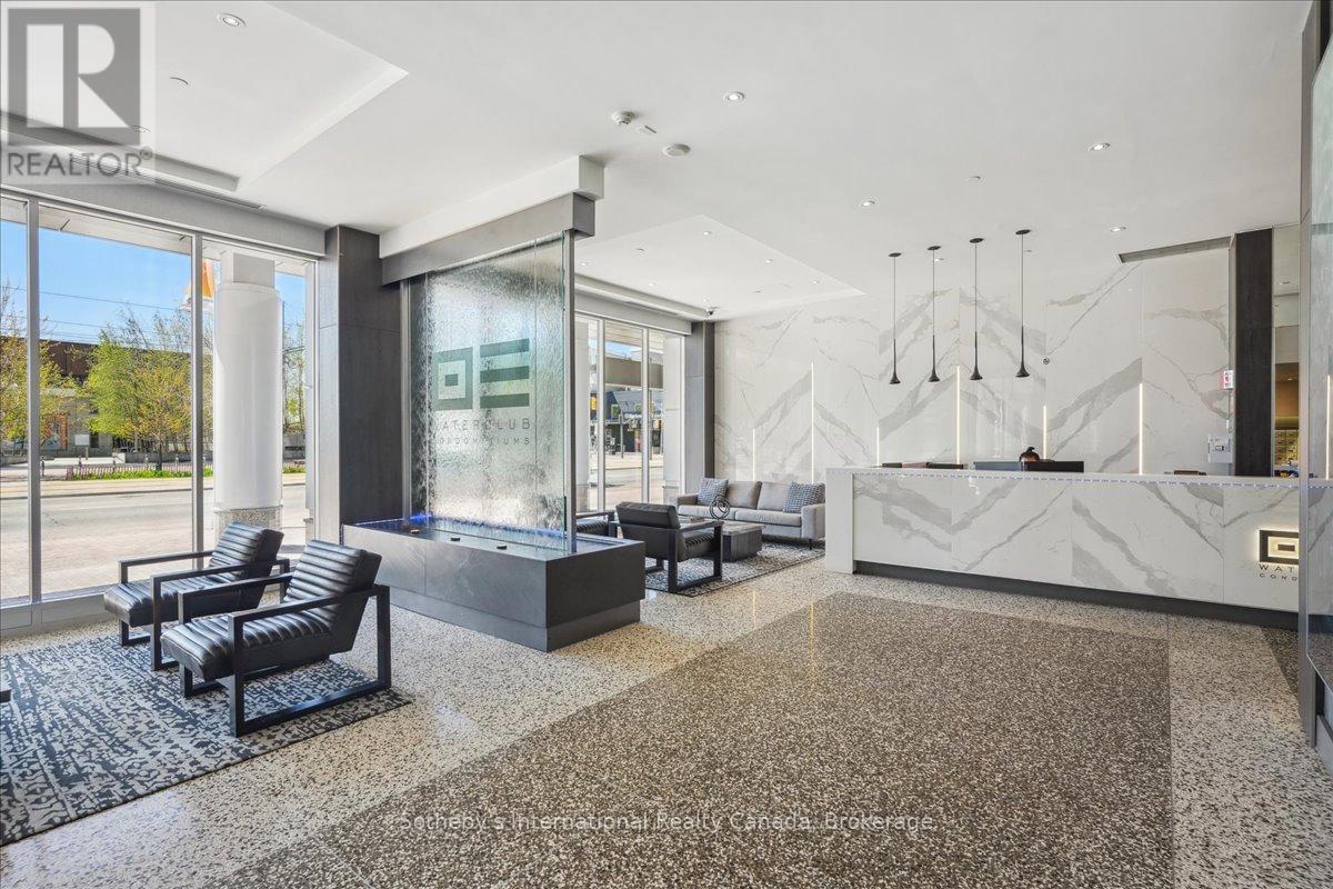 1804 - 218 QUEENS QUAY W