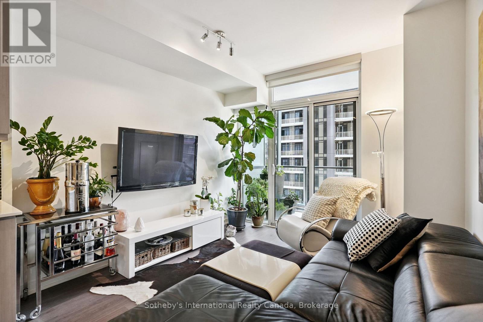 903 - 105 GEORGE STREET