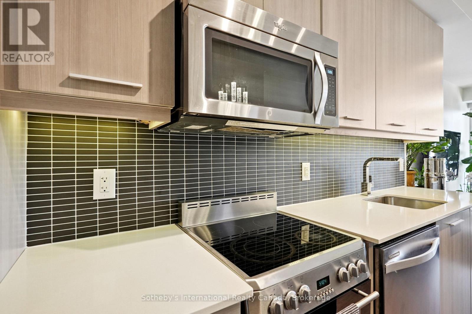 903 - 105 GEORGE STREET