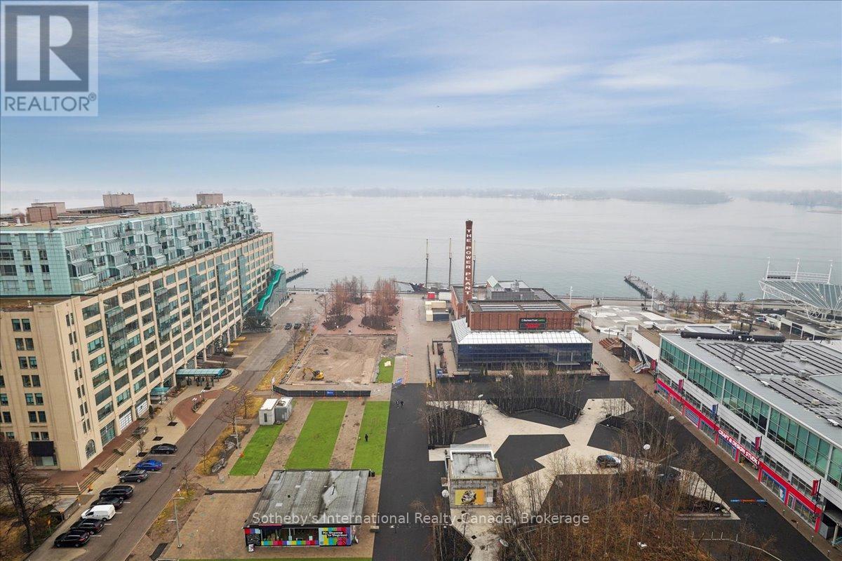 1804 - 218 QUEENS QUAY W