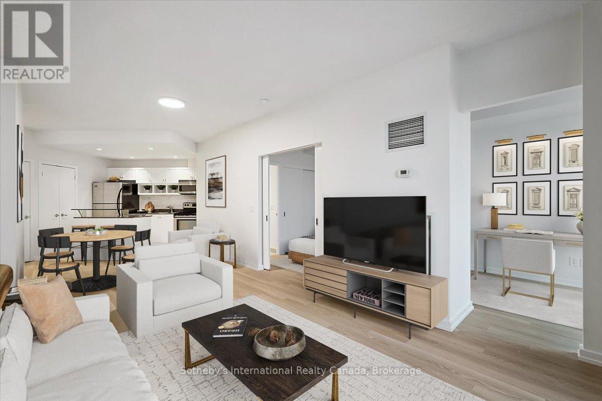 1804 - 218 QUEENS QUAY W