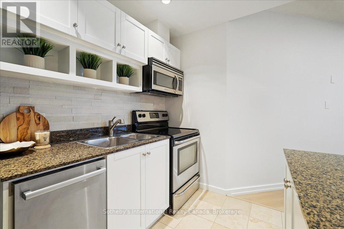 1804 - 218 QUEENS QUAY W