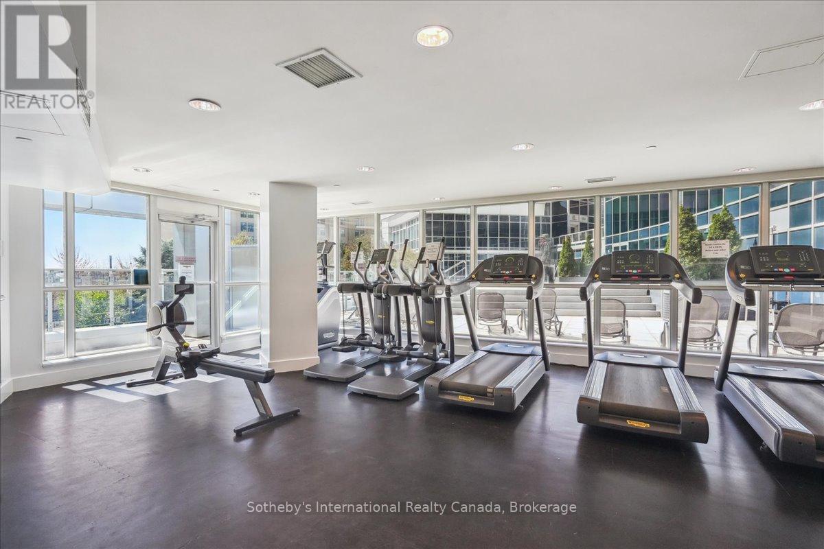 1804 - 218 QUEENS QUAY W