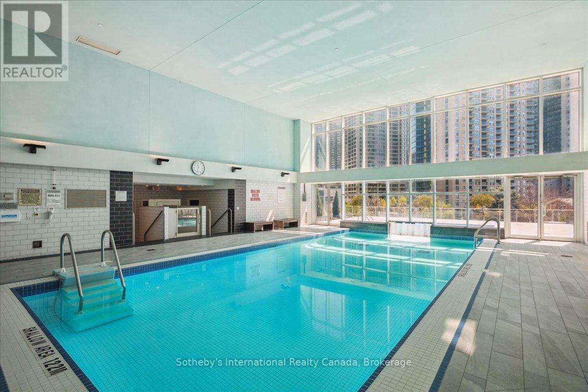 1804 - 218 QUEENS QUAY W