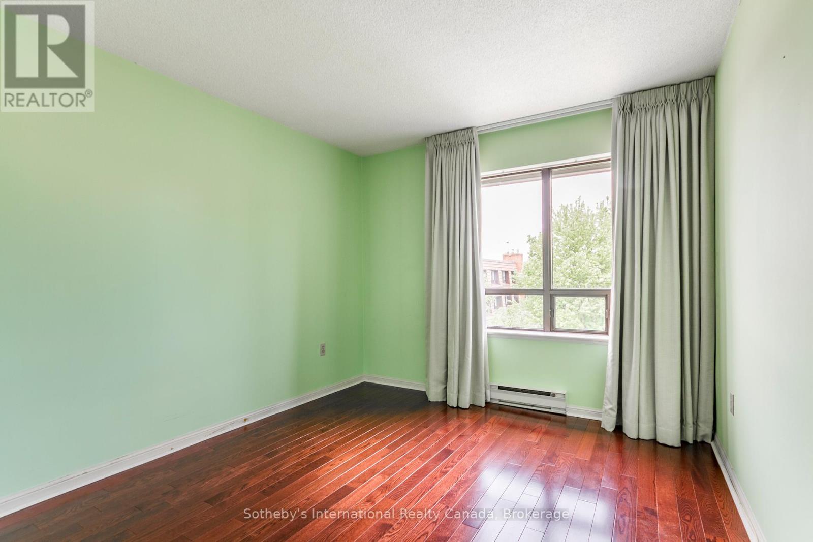 509 - 245 THE DONWAY W