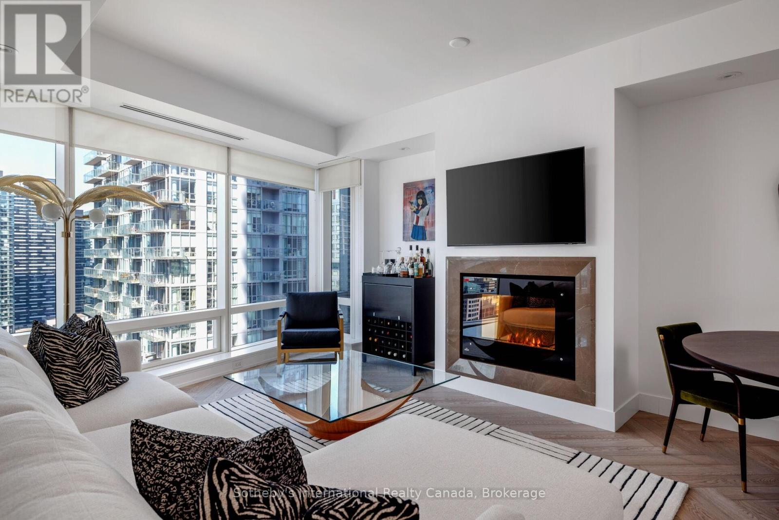 2802 - 180 UNIVERSITY AVENUE