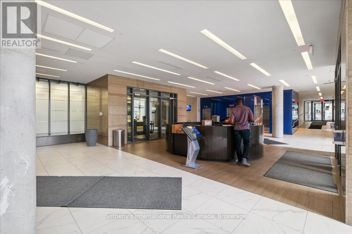 1605W - 36 LISGAR STREET