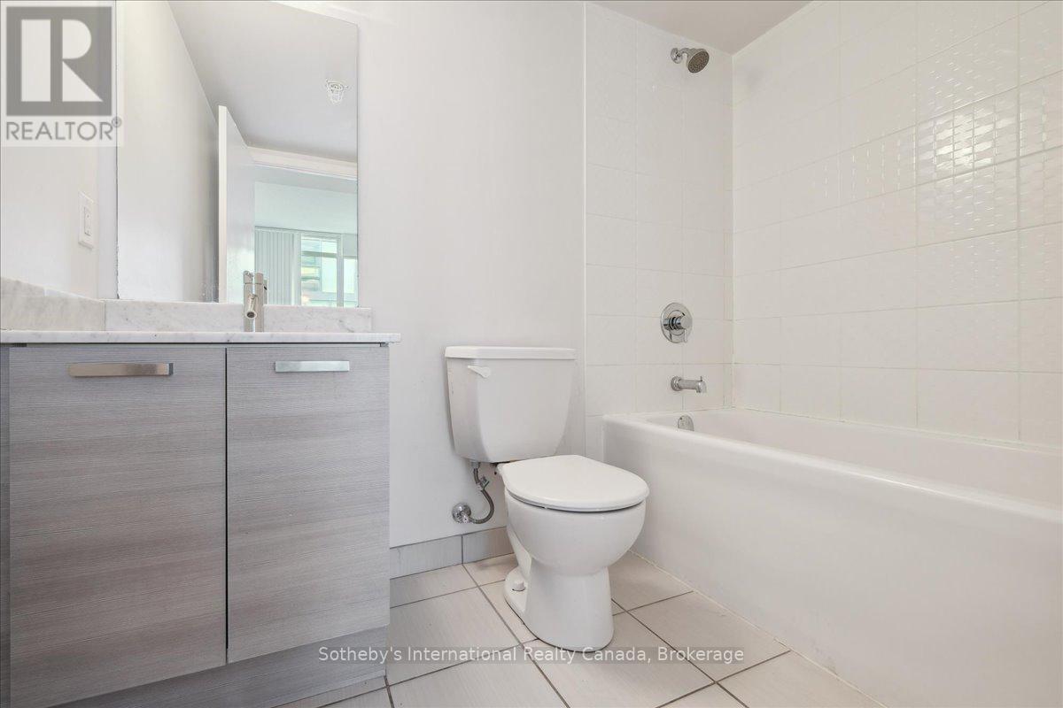 1605W - 36 LISGAR STREET