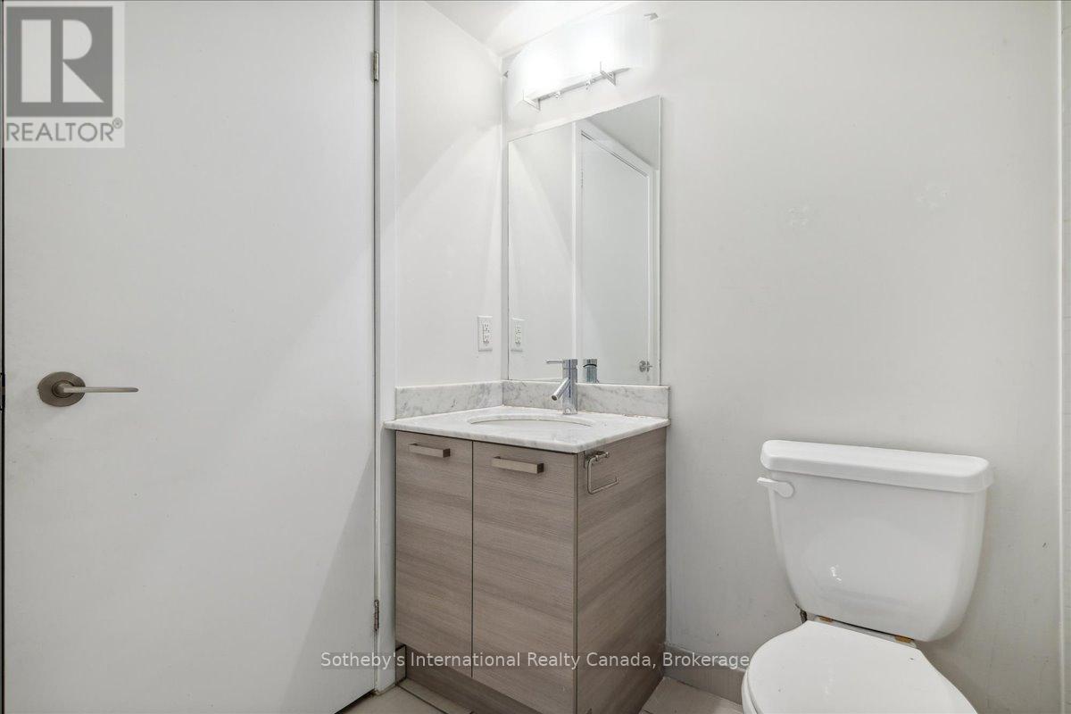 1605W - 36 LISGAR STREET