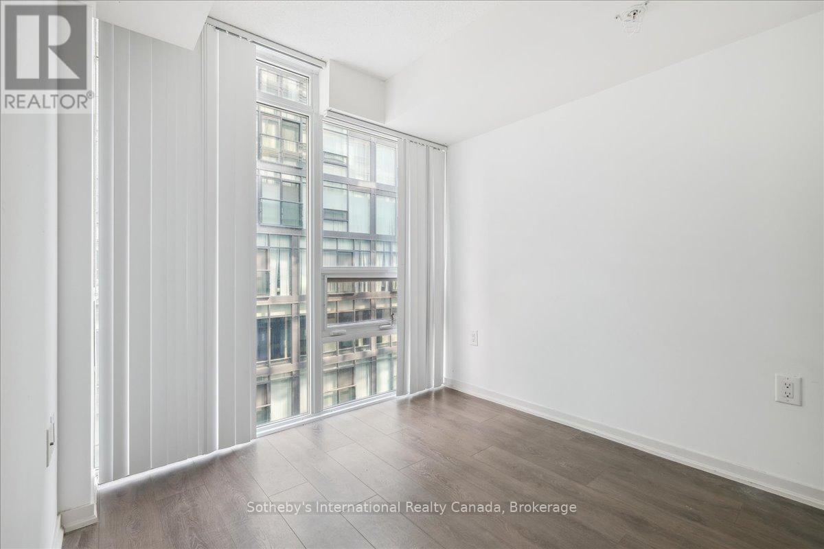 1605W - 36 LISGAR STREET