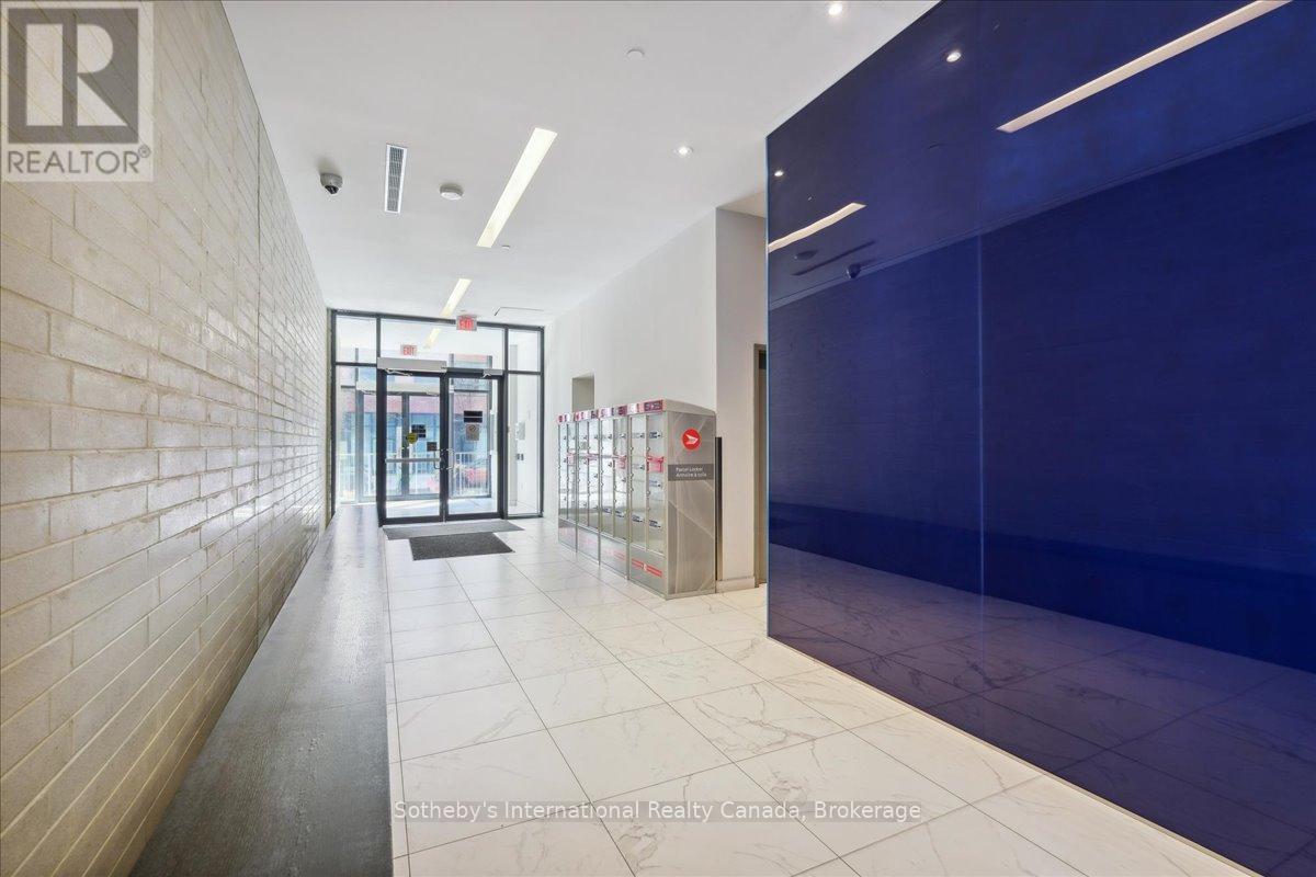 1605W - 36 LISGAR STREET