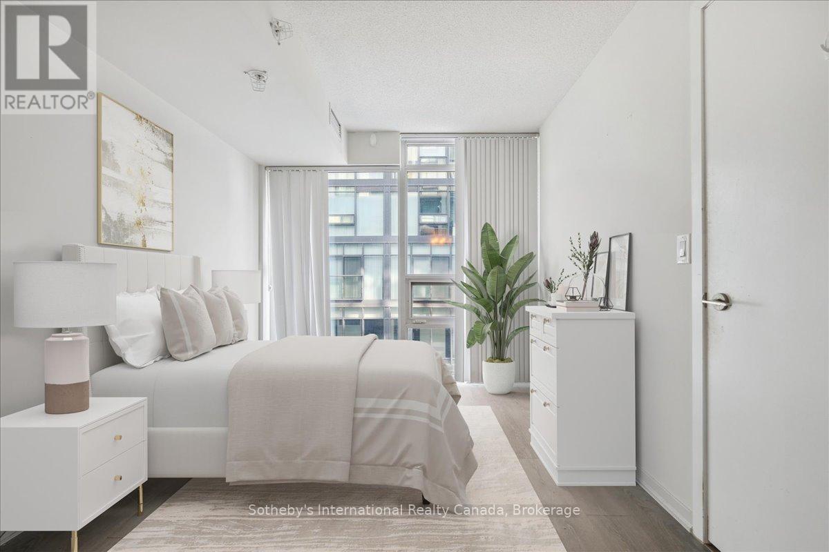 1605W - 36 LISGAR STREET