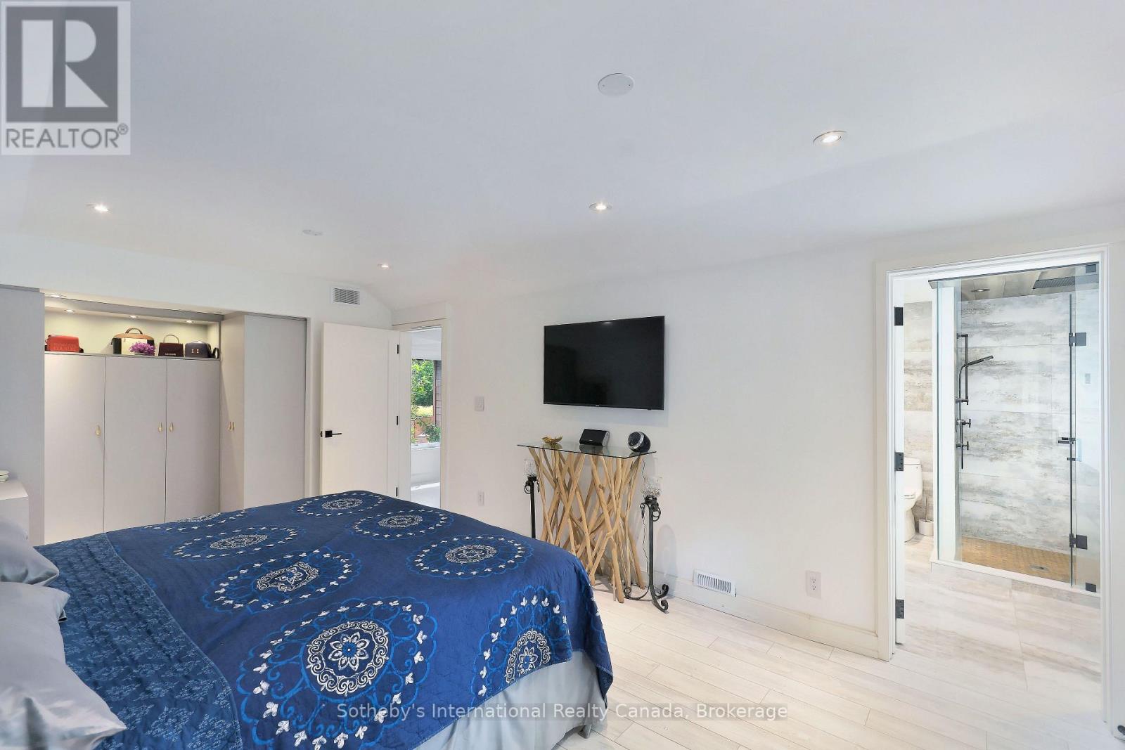 38 HILLTOP BOULEVARD
