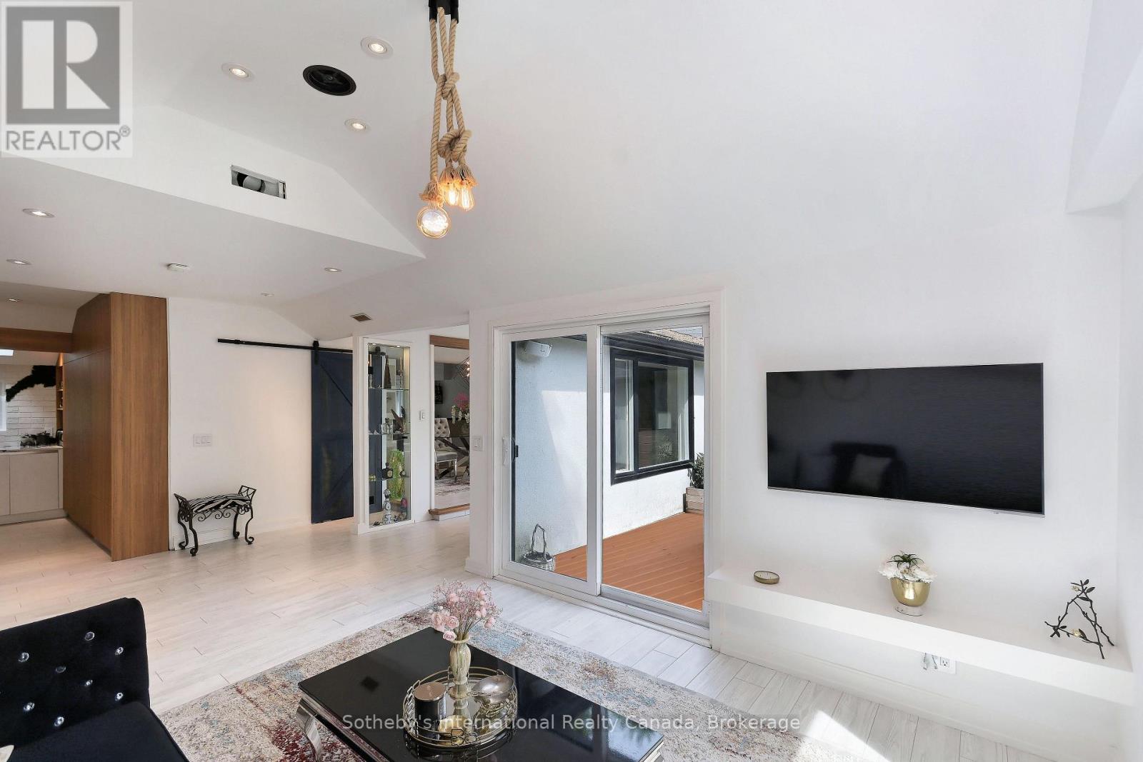 38 HILLTOP BOULEVARD