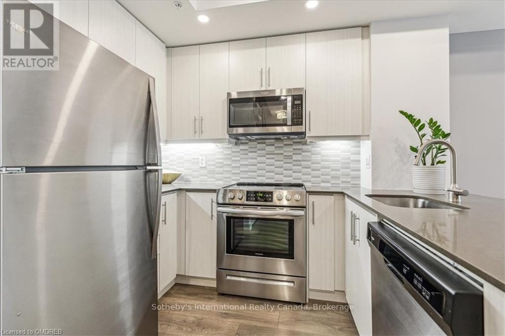 13 - 3483 WIDDICOMBE WAY