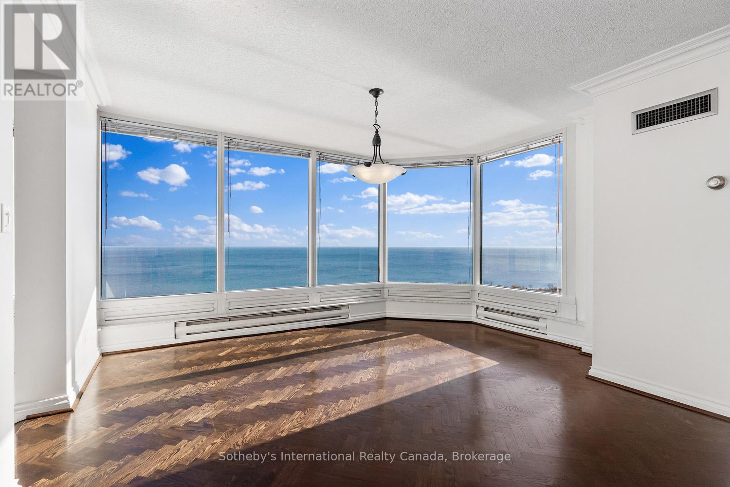 4406 - 1 PALACE PIER COURT