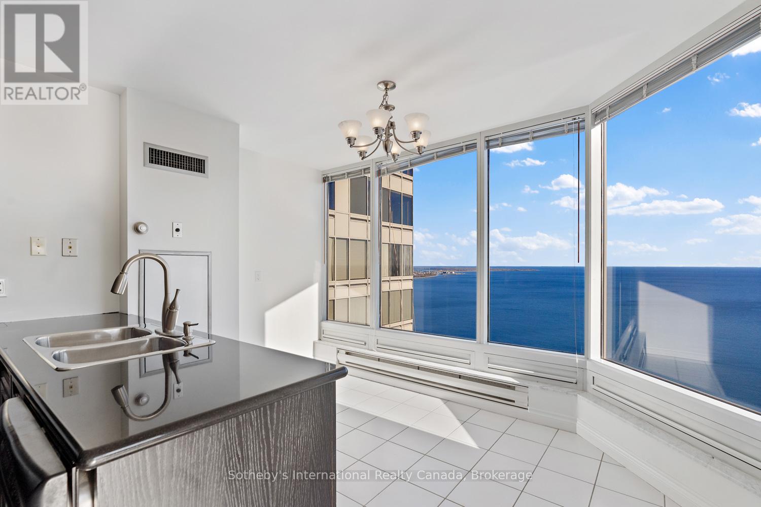 4406 - 1 PALACE PIER COURT