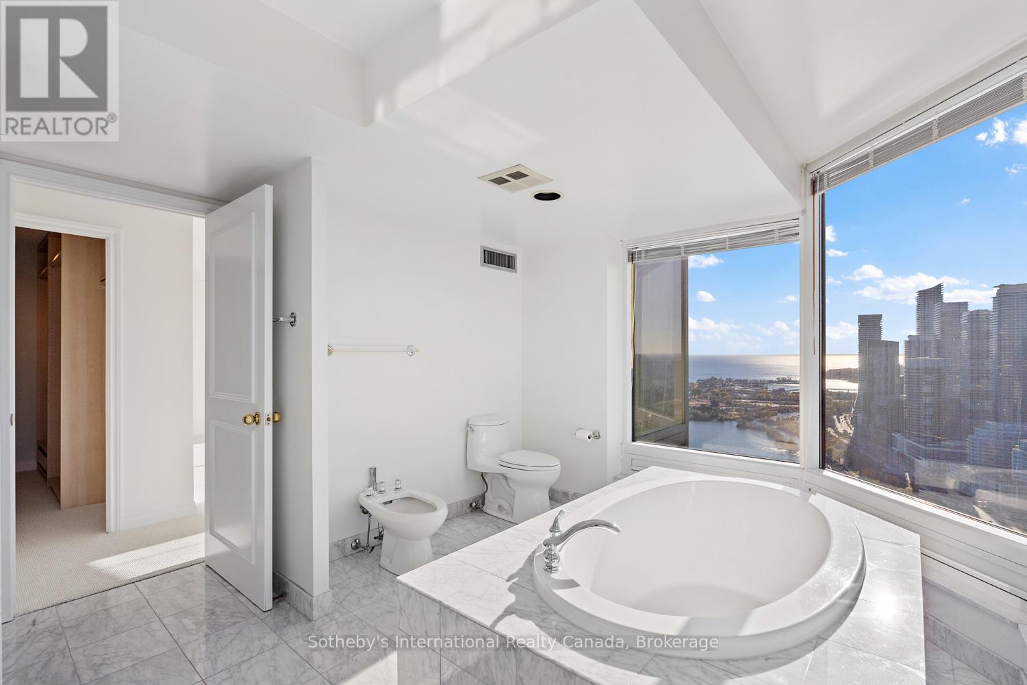 4406 - 1 PALACE PIER COURT