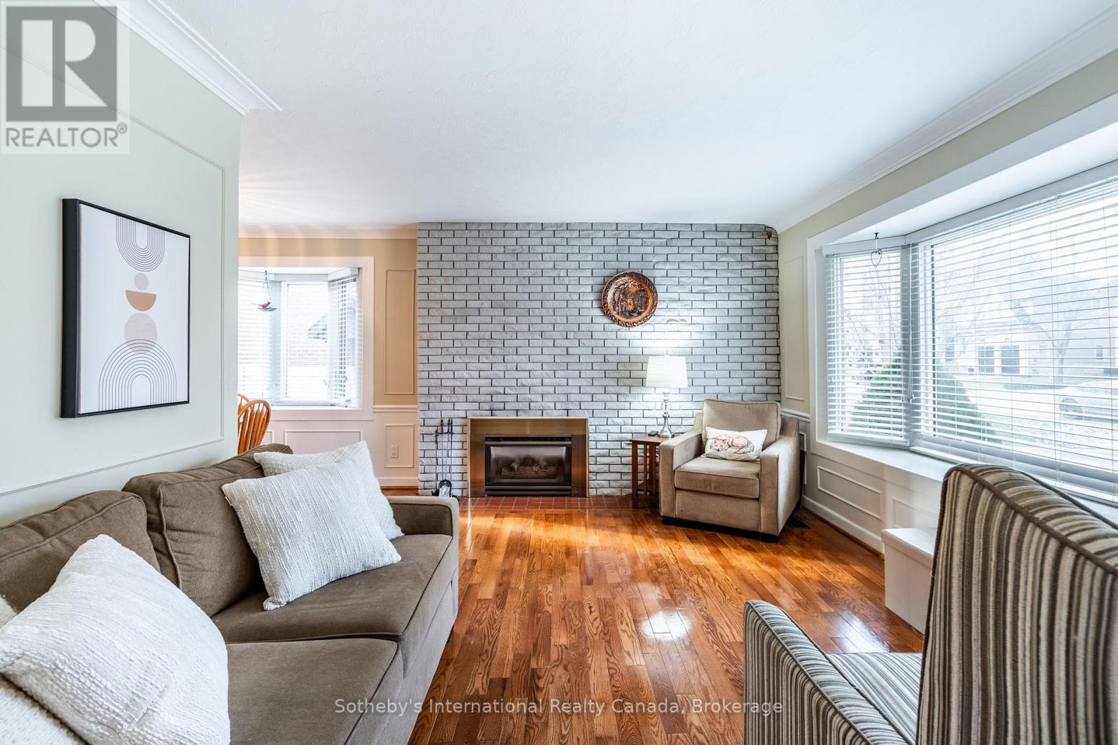 1492 BRIARWOOD CRESCENT