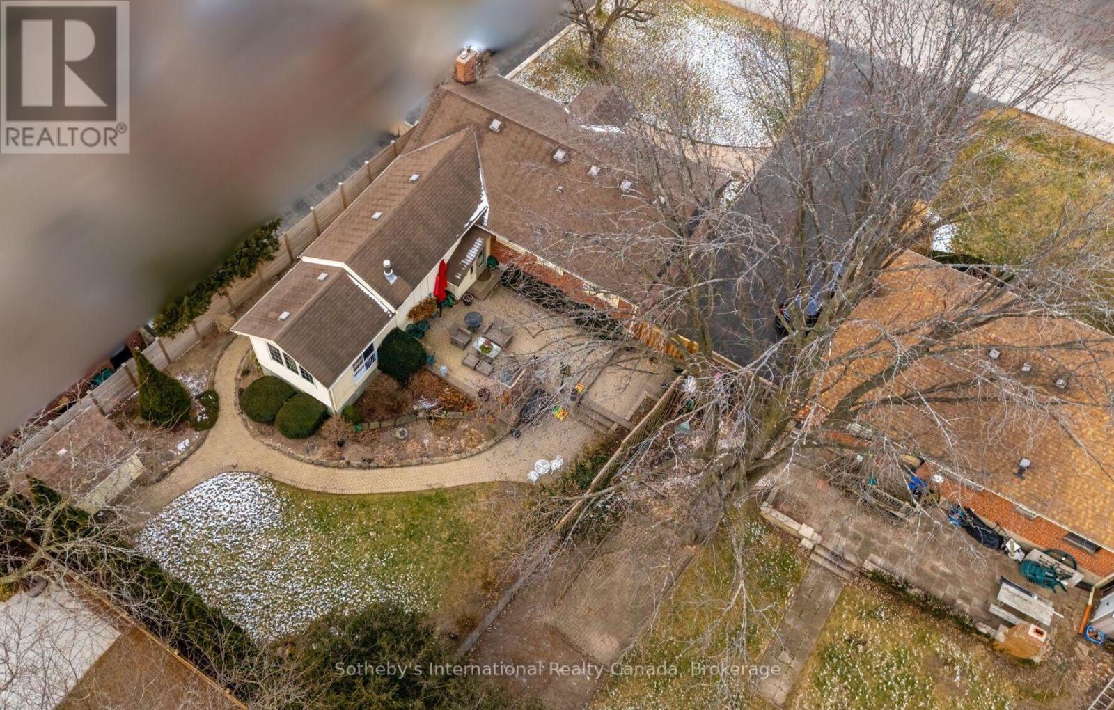 1492 BRIARWOOD CRESCENT