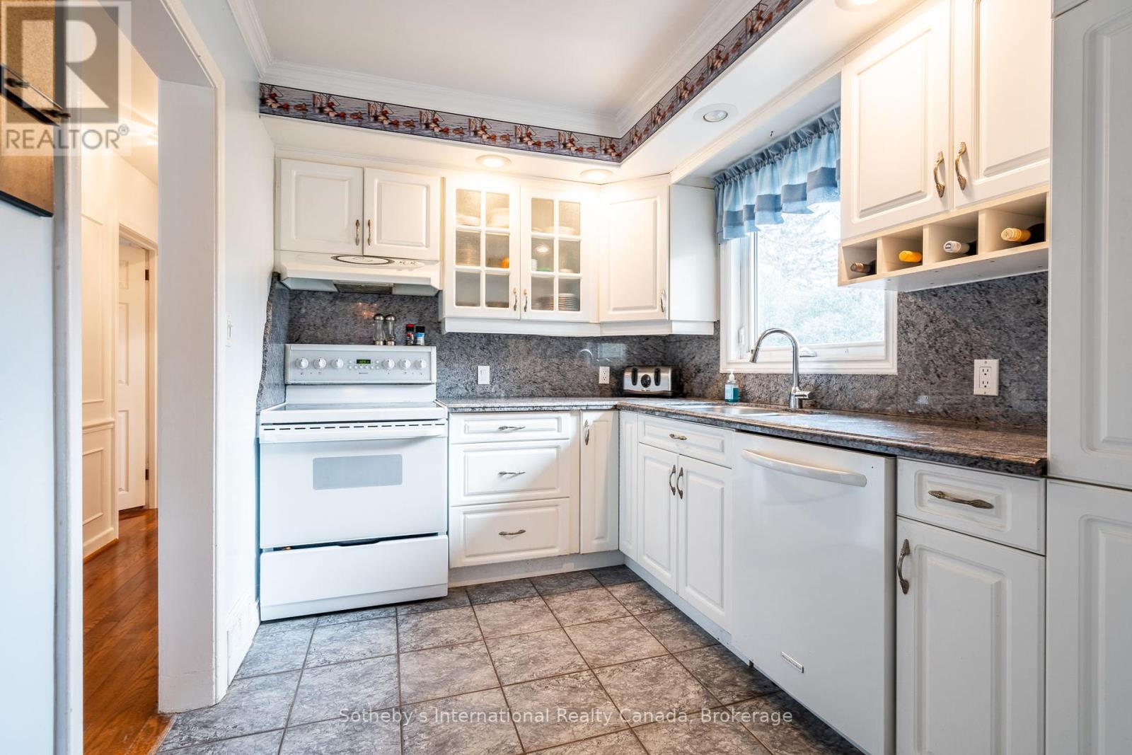 1492 BRIARWOOD CRESCENT