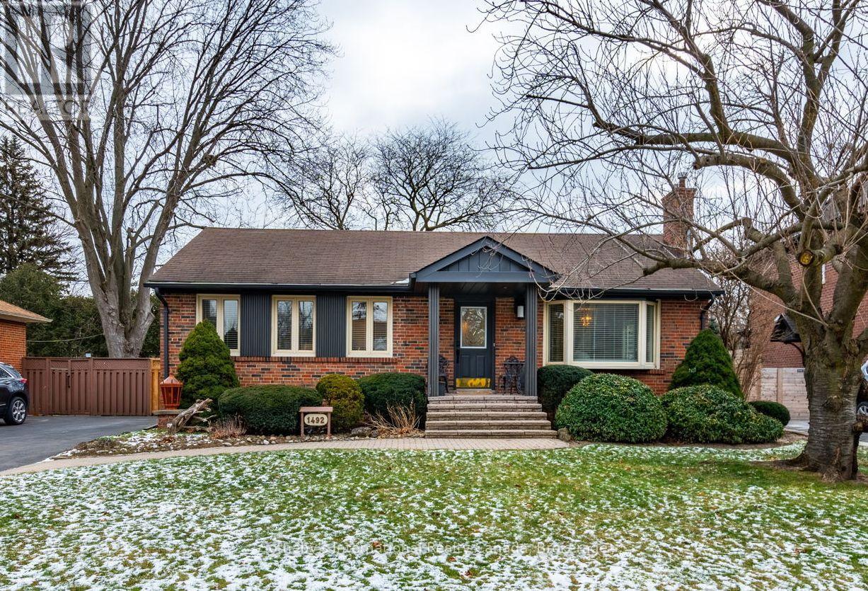 1492 BRIARWOOD CRESCENT