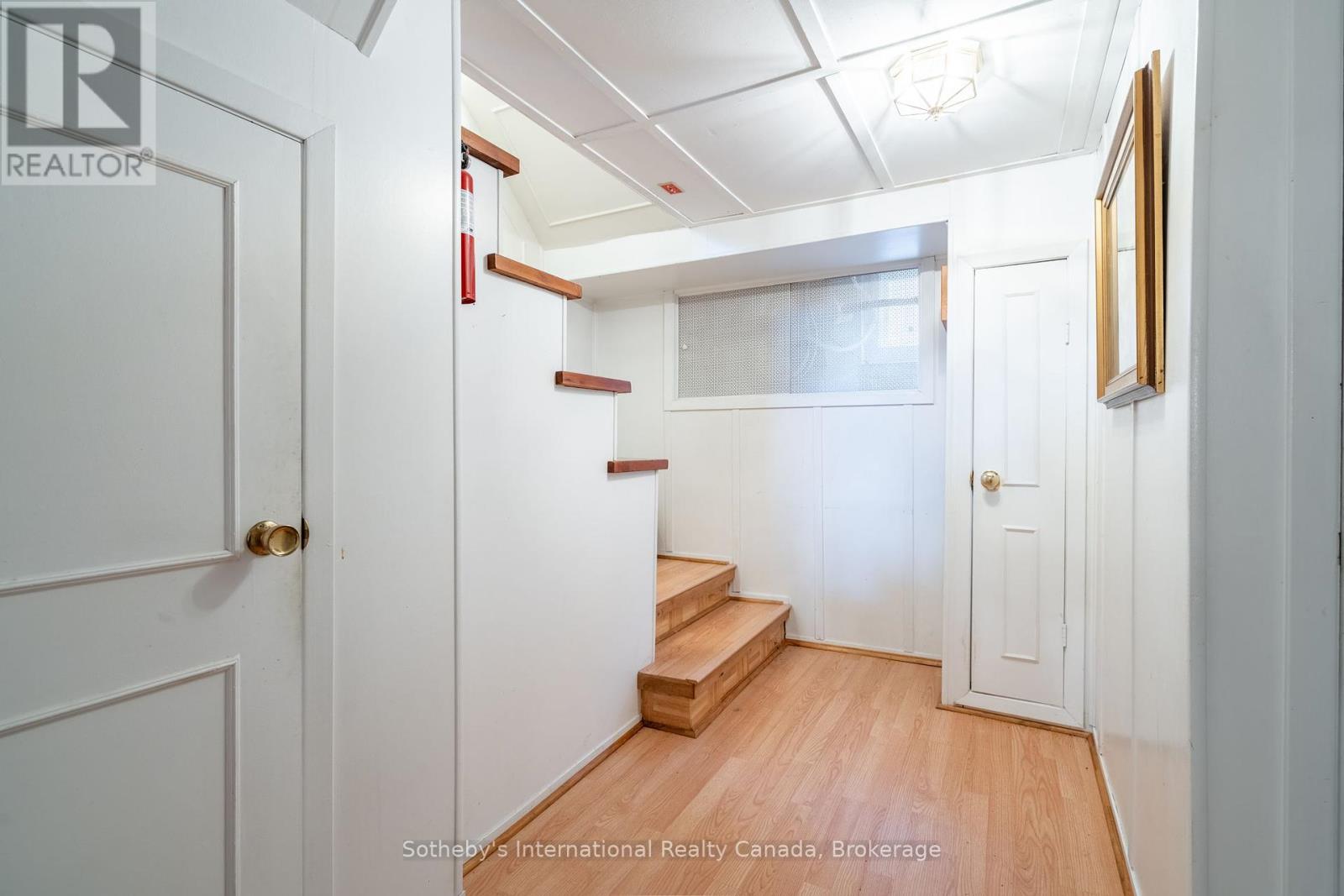 1492 BRIARWOOD CRESCENT