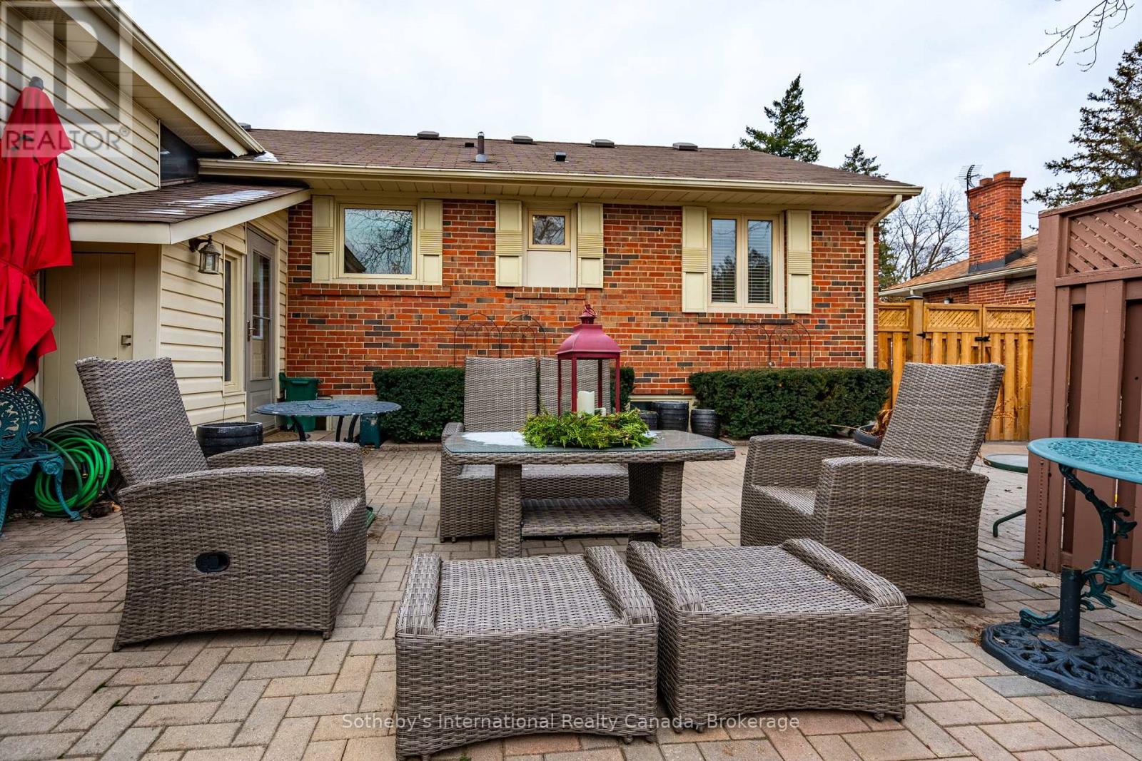 1492 BRIARWOOD CRESCENT