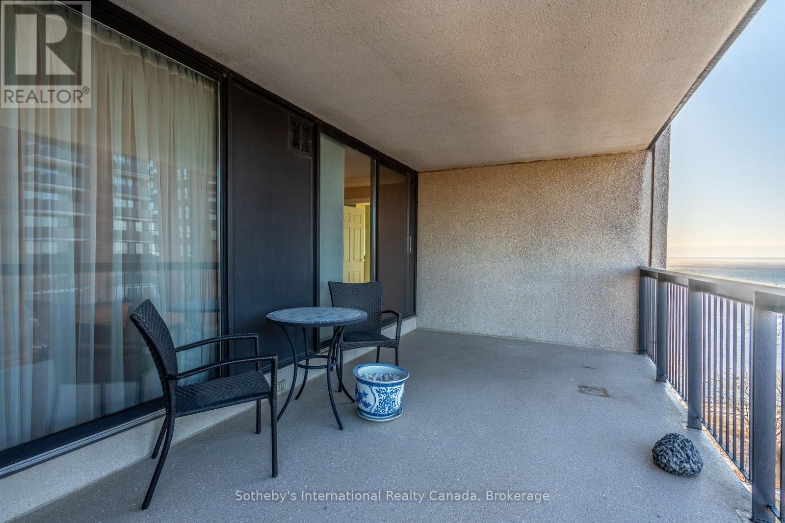 1107 - 2180 MARINE DRIVE