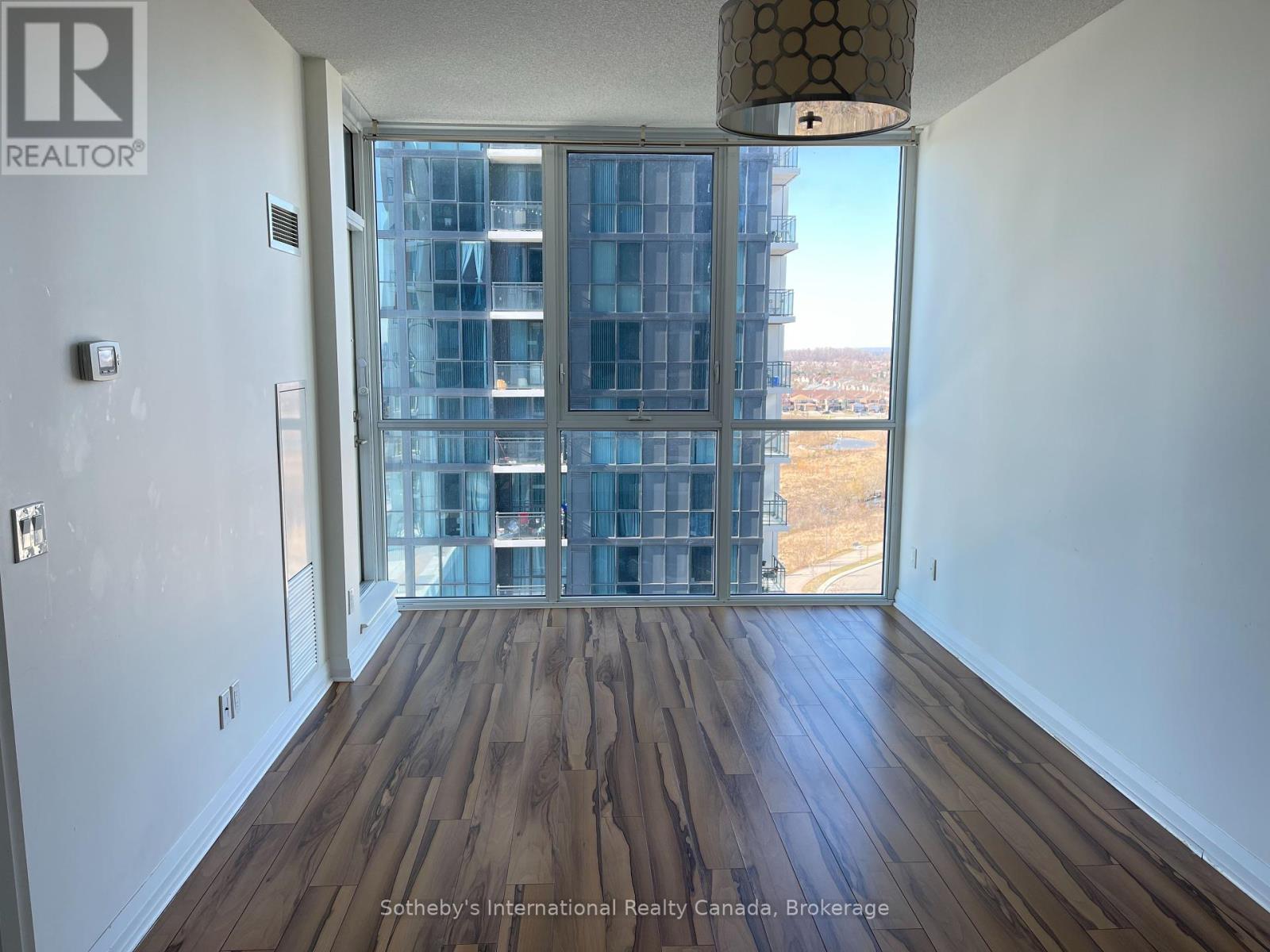 1010 - 55 EGLINTON AVENUE