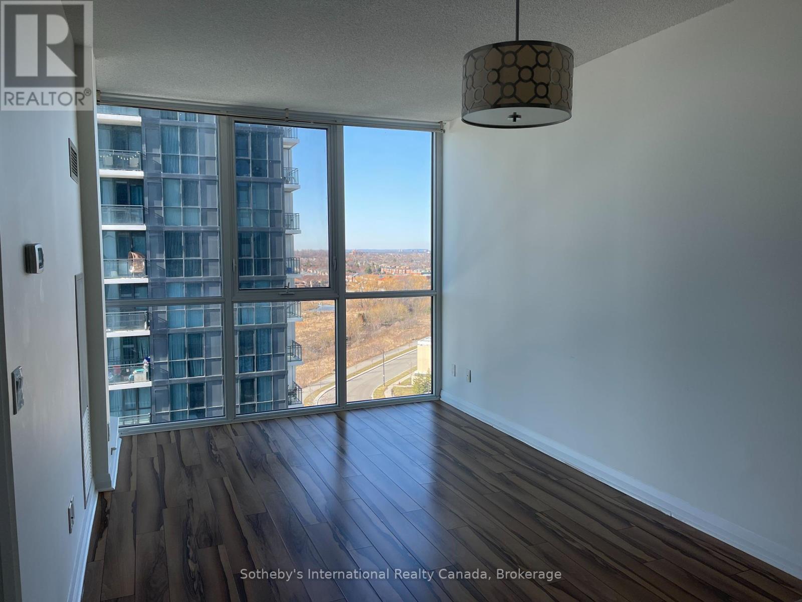 1010 - 55 EGLINTON AVENUE