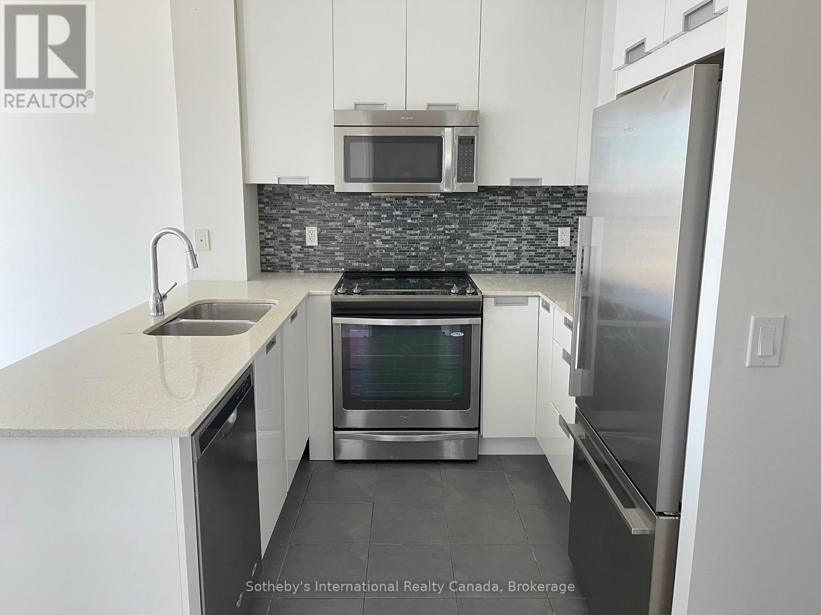 1010 - 55 EGLINTON AVENUE